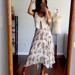 Moving sale live tonight @8